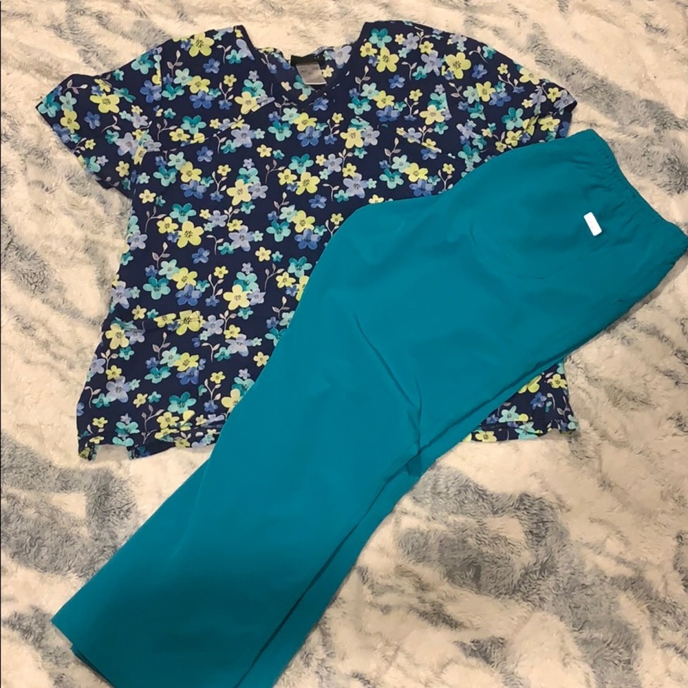 Scrub top and bottom
